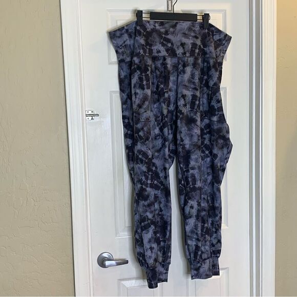Athleta salutation Printed jogger Size 3X - Picture 5 of 10
